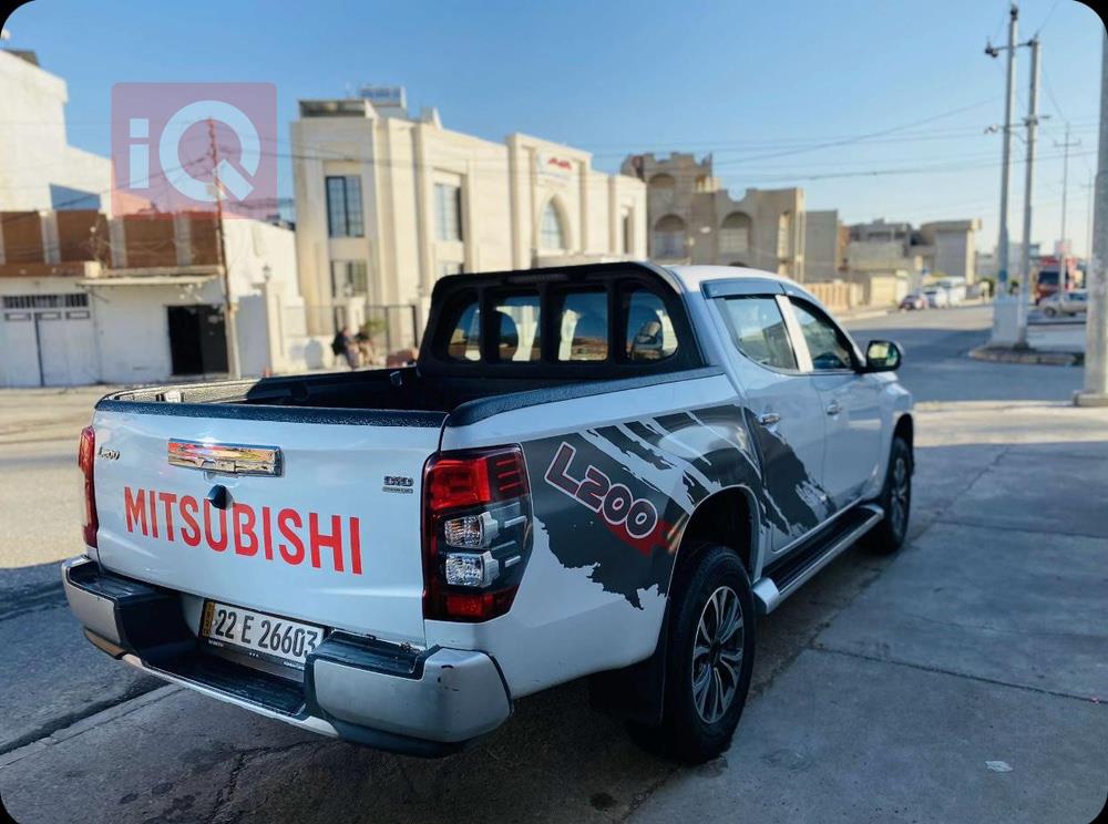 ميتسوبيشي L200